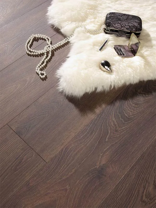 D 2025-LEYSIN OAK laminalt padlo (2)